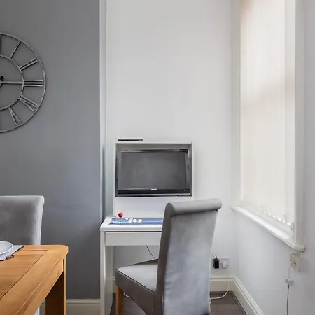 Дом отдыха Coastal Escape Close To North Bay- Pet Friendly *