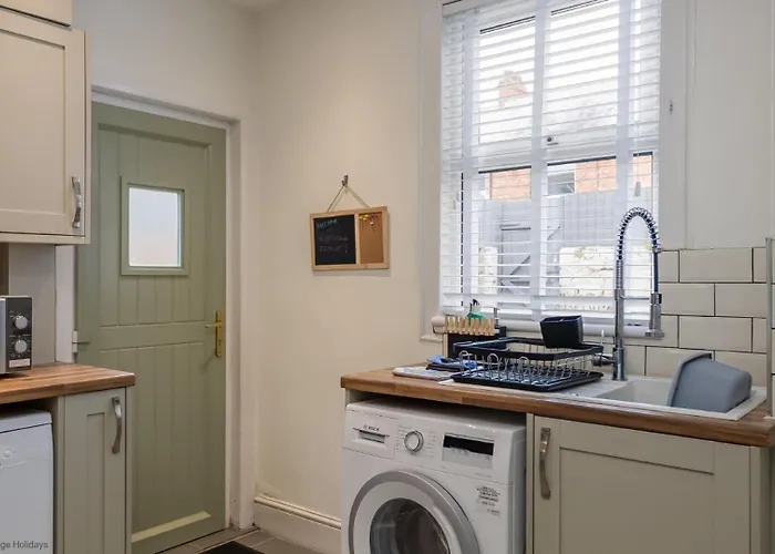 Coastal Escape Close To North Bay- Pet Friendly * Scarborough