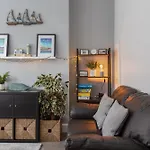 Coastal Escape Close To North Bay- Pet Friendly Ferienhaus
